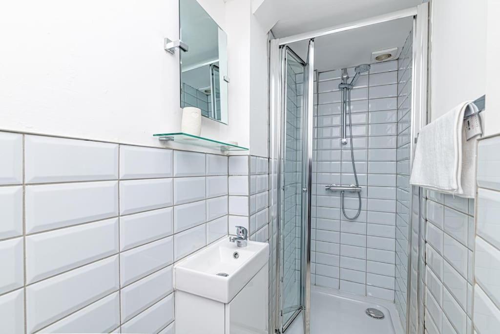 Luxury 5 Bedroom Holiday Home Within Prescot Kültér fotó